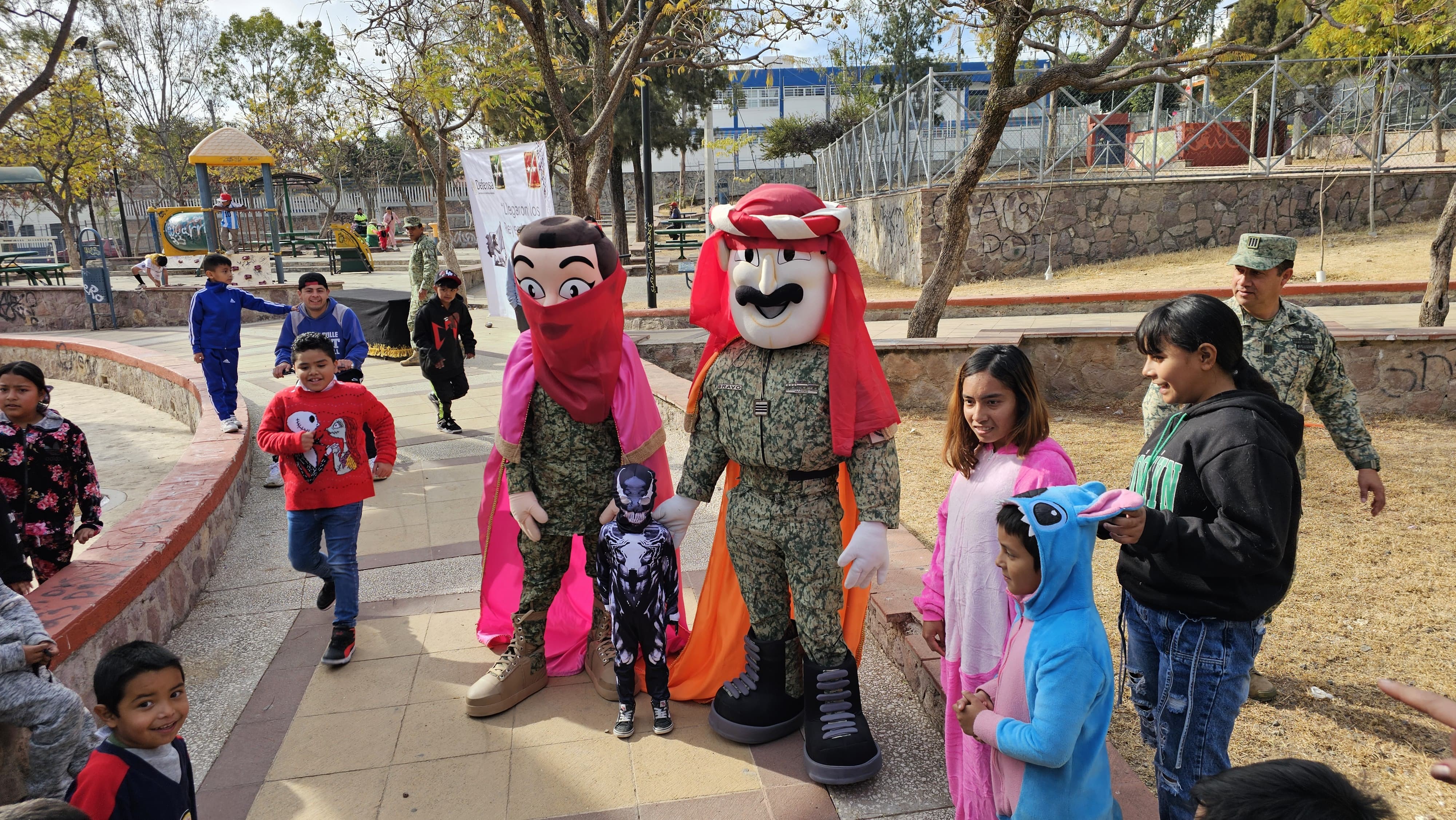 Soldados de la Sedena se convierten en Reyes Magos