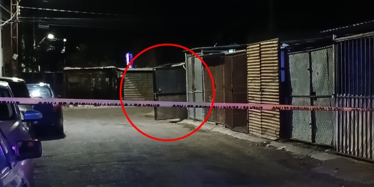 Hombre busca refugio en cochera tras ser baleado en León