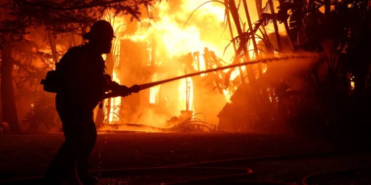 Hay dos familias guanajuatenses afectadas en el incendio de Los Ángeles; perdieron todo