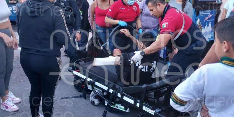 Se refugia en tienda de abarrotes tras ser atacado a balazos en León