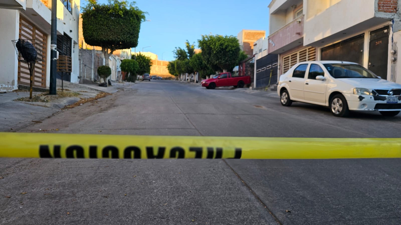 Esperaba a un vecino para irse a trabajar y le disparan en León