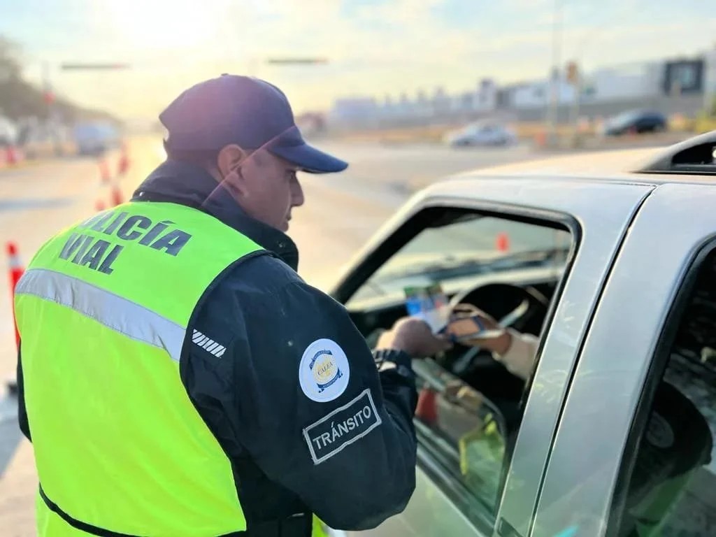 Por 'mordida' de 90 pesos dan de baja a policías de León