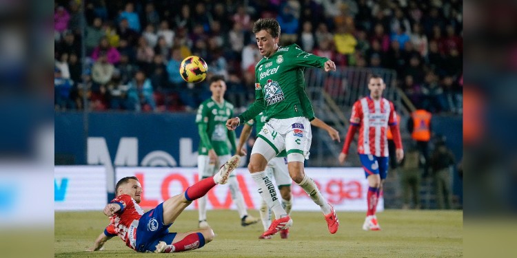 Ruge La Fiera contra San Luis