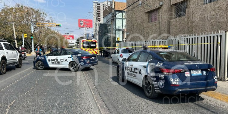 Muere dentro de su coche tras ataque armado en la 'zona dorada' de León