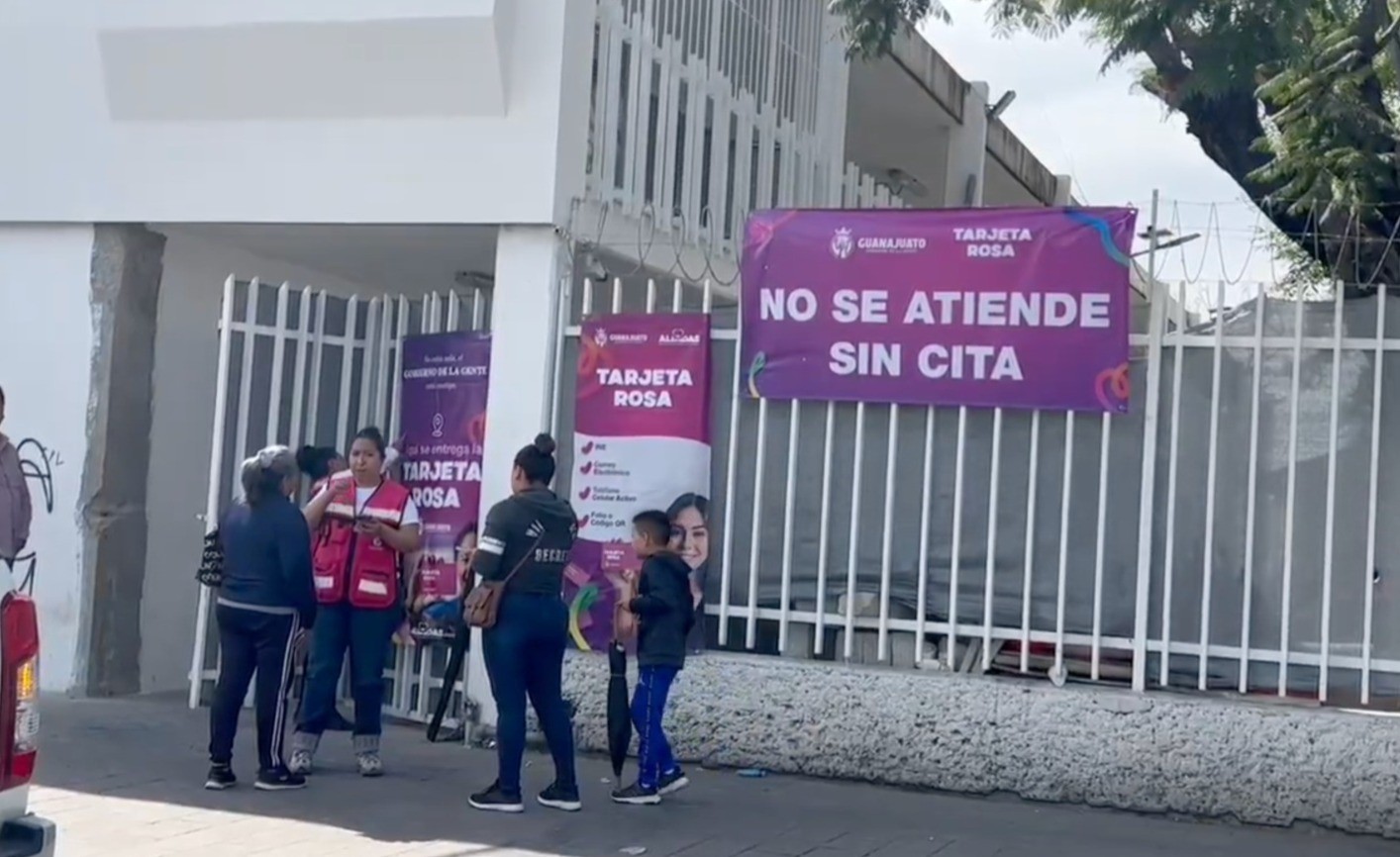Del tumulto a la calma: registran poca afluencia en puntos de entrega de la Tarjeta Rosa