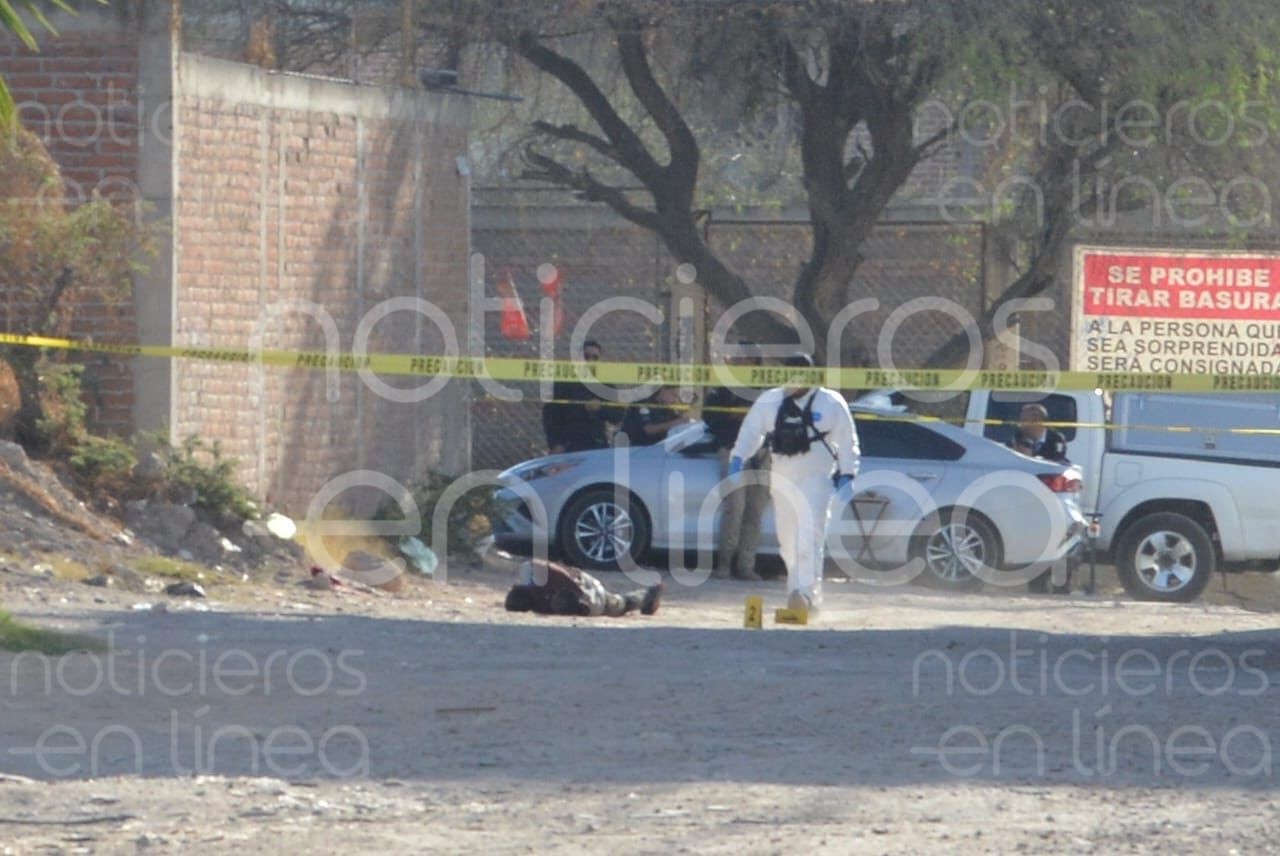 Lo encuentran tirado con sangre en la cabeza; llevaba una hora sin vida en plena vía pública