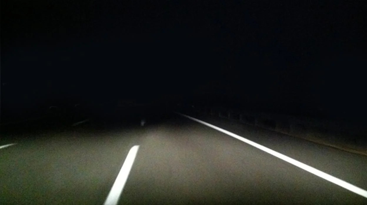 Tramo carretero León-Lagos sigue a oscuras; el proyecto de luminarias está estancado