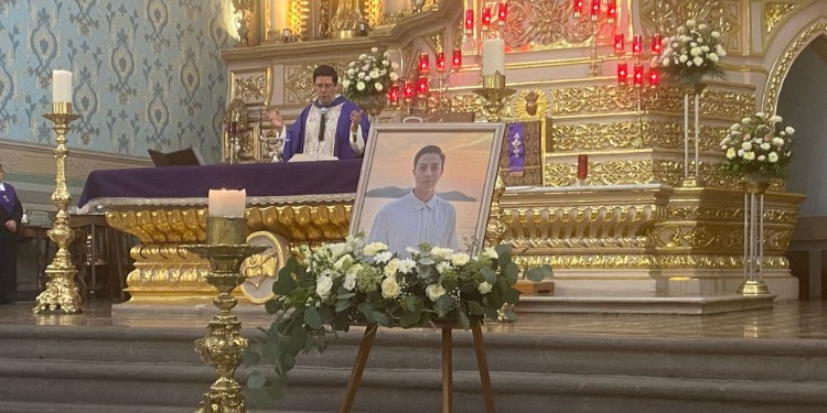 “Marco fue ejemplo de superación”: despiden a estudiantes de la UG fallecidos en accidente