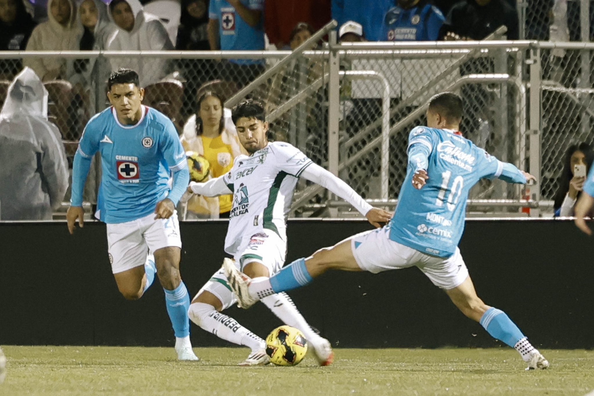 'La Máquina' arrolla a León; Cruz Azul gana partido amistoso en Estados Unidos
