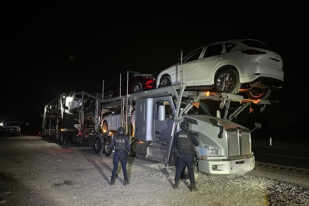 Frustran robo de camión tipo nodriza y rescatan al conductor en Irapuato