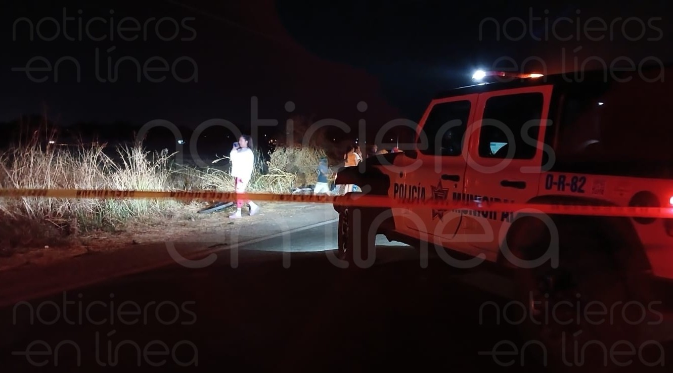 Joven pierde la vida tras chocar con tractocamión en León; conductor se da a la fuga