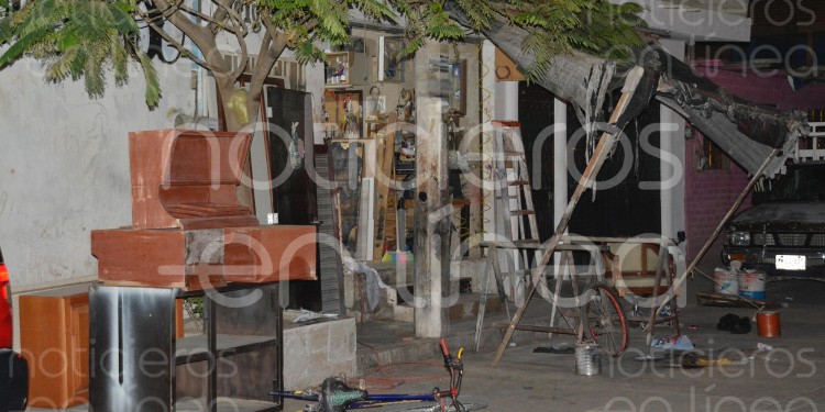 Ataque armado en carpintería deja tres heridos graves, entre ellos un menor