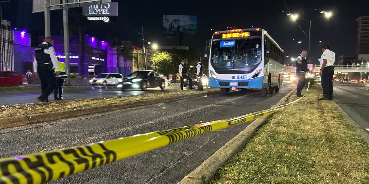 Transportistas deslindan a operador de 'oruga' tras atropello en bulevar Aeropuerto