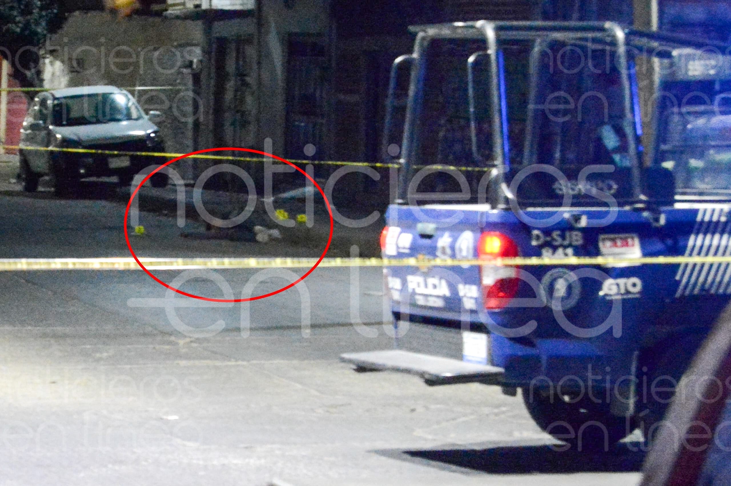 Le disparan mientras caminaba por la calle en León