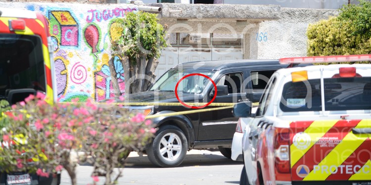 Hombre es asesinado a balazos mientras esperaba a su hija afuera de un kínder en León