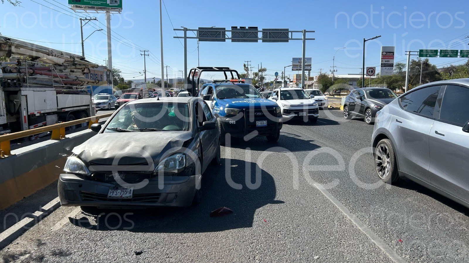 Carambola en el bulevar Morelos; hay 5 vehículos involucrados