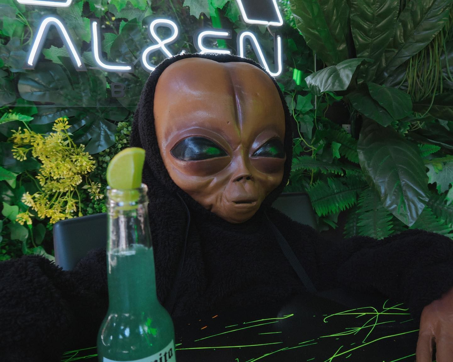Cierra ‘Alien Bar’ en Irapuato “debido al contexto de inseguridad”