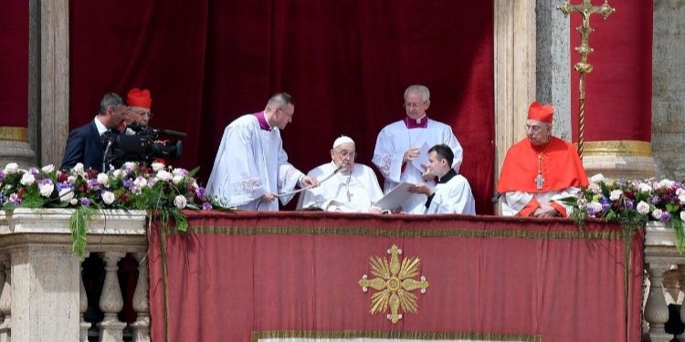 Última aparición pública del Papa Francisco fue durante la misa de Pascua en el Vaticano