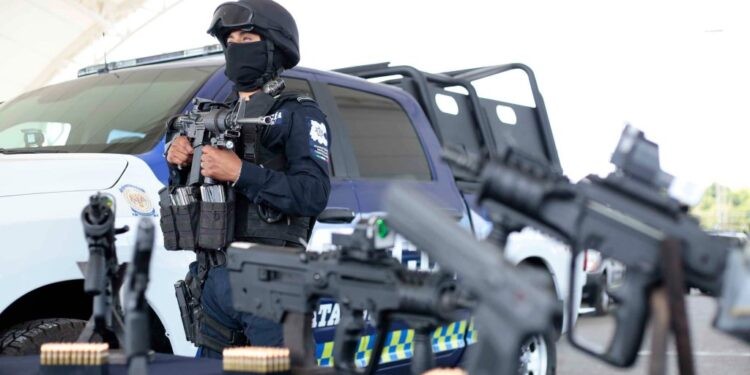 Crisis salarial en policías municipales: 7 de cada 10 sin sueldo digno en México