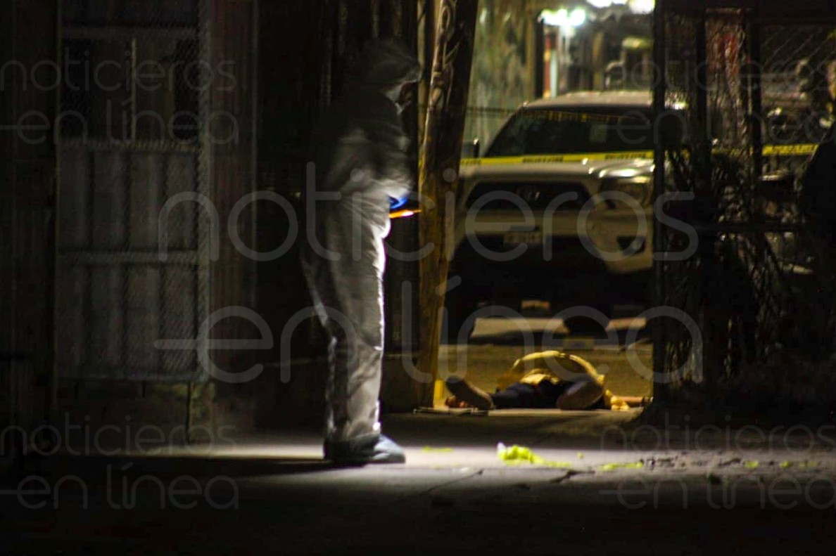 Reporte policial termina en tragedia; muere mujer en medio de riña campal en León