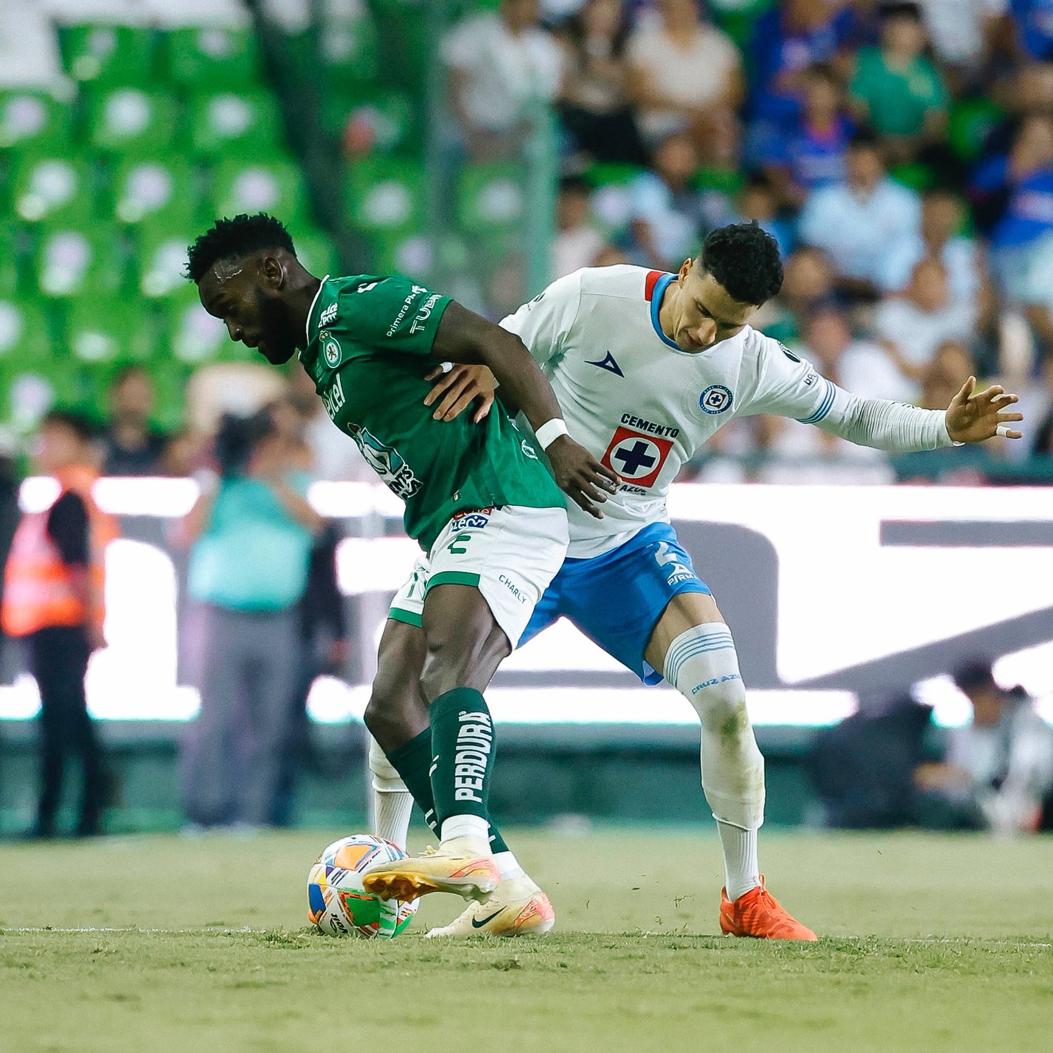 León busca remontar ante Cruz Azul en la vuelta de cuartos de final
