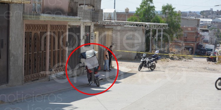 Intentan robarle su moto y le disparan en la pierna en León