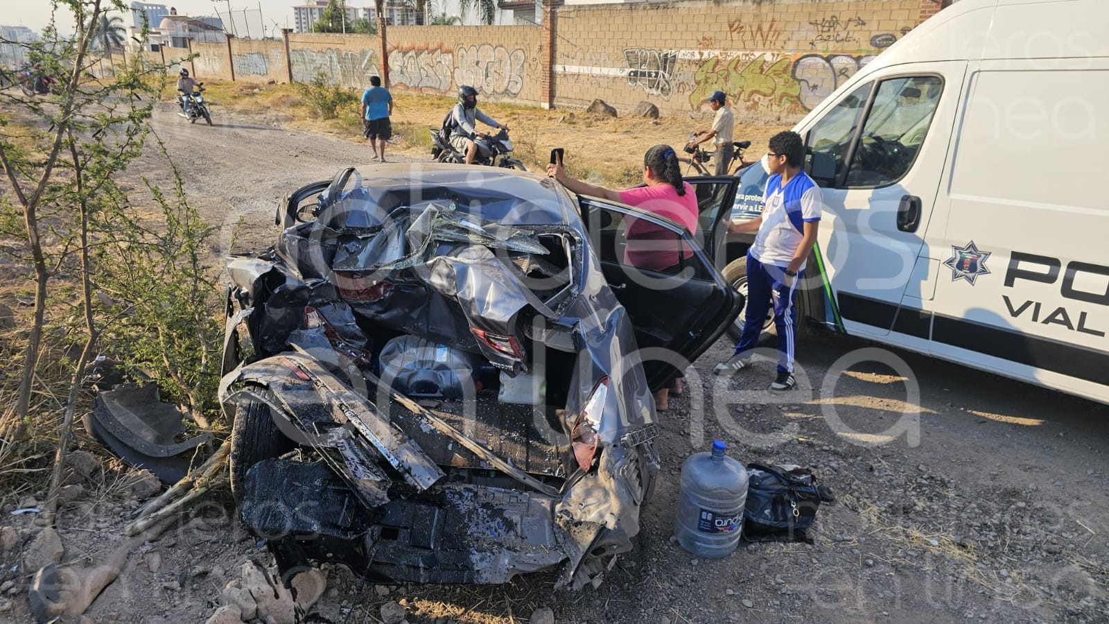 Tráiler sin frenos provoca choque múltiple en León: seis vehículos dañados
