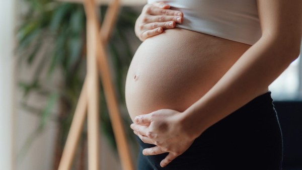 Desata críticas nueva ley sobre maternidad en Guanajuato; feministas califican como estrategia “provida” disfrazada