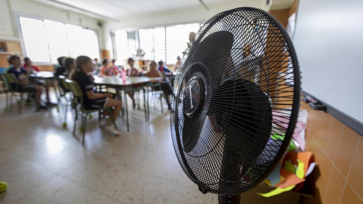 ¡A enfriar las aulas! Dotarán ventiladores a escuelas de León por ola de calor