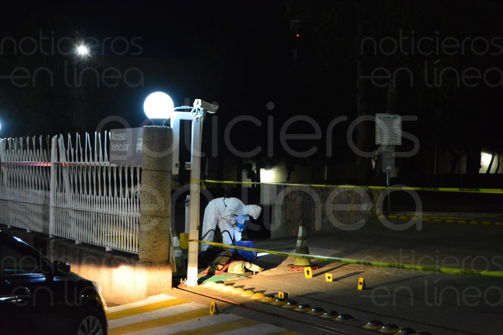 Muere tras caerle una puerta en escuela de la 'zona dorada' de León