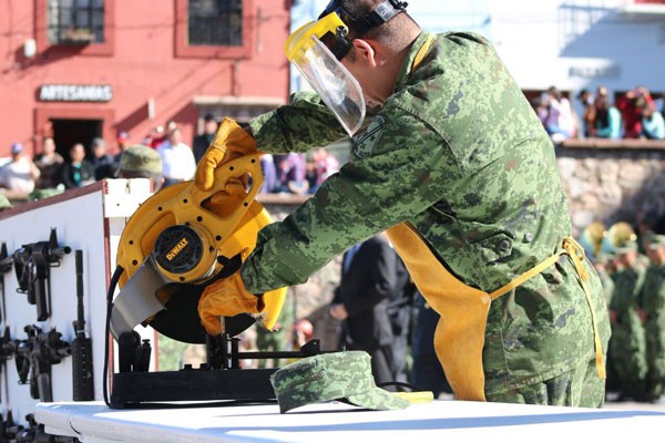 Granadas y cápsulas detonantes: lo que ciudadanos entregaron en León y Celaya durante campaña de desarme