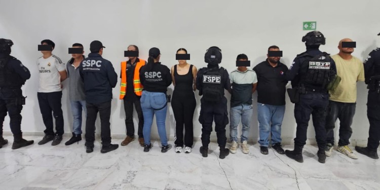 Ocho detenidos y droga asegurada en cateo sorpresa en León