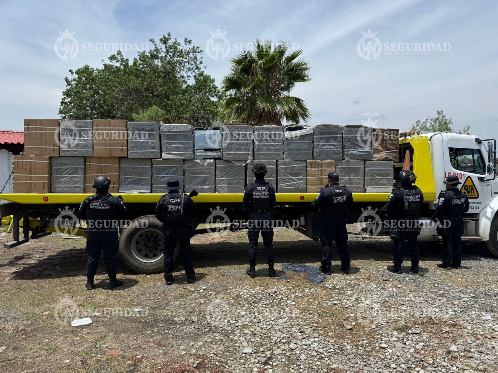 Los atraparon mientras descargaban refrigeradores robados; hay 6 detenidos