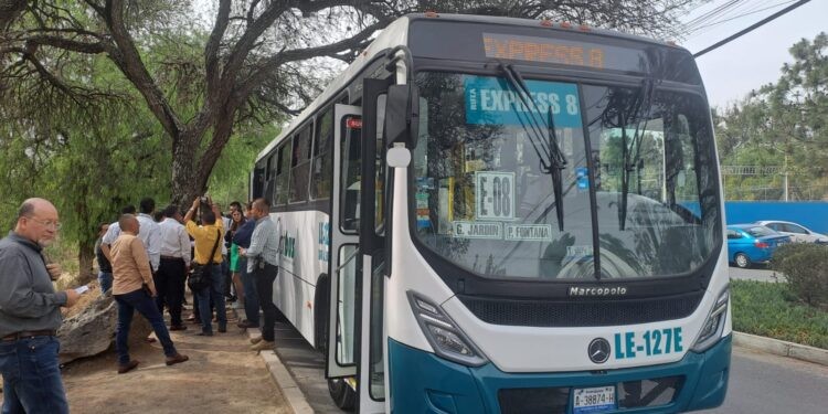 ¡Más de 10 mil infracciones! León intensifica señalización en paradas de camiones