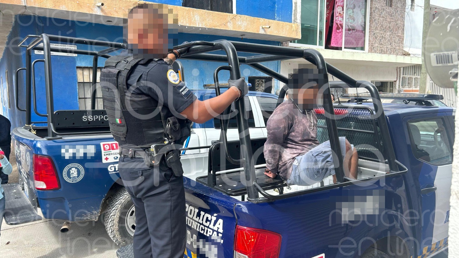 Termina en el hospital por manipular una pistola hechiza en León