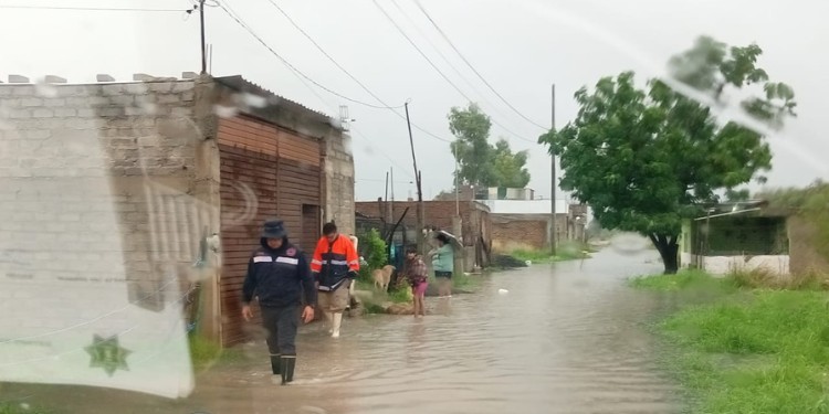 ¡Ríos al límite! Lluvias inundan colonias de Purísima y activan alertas de Protección Civil