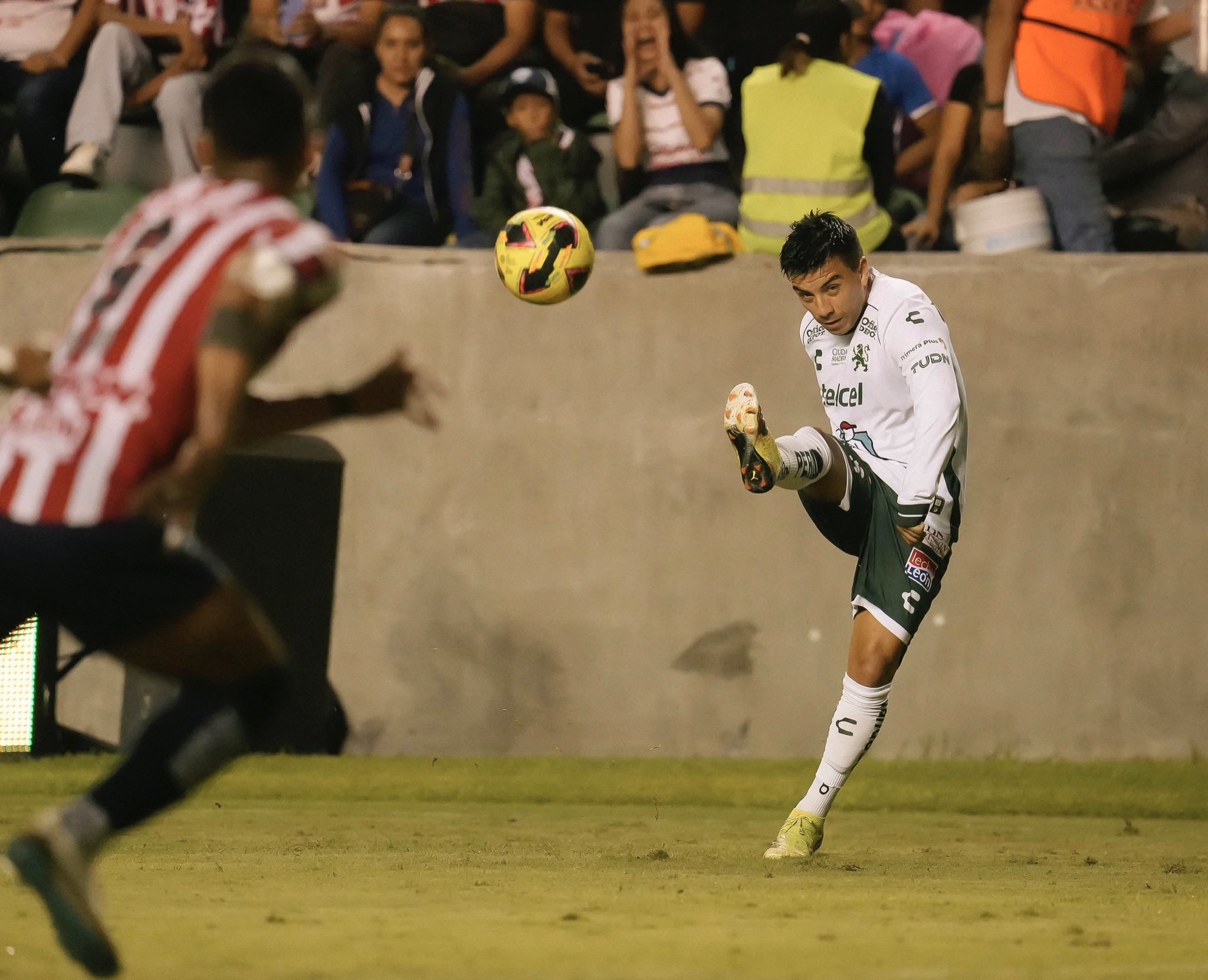 Chivas vence a León y se queda con la Copa Morelos