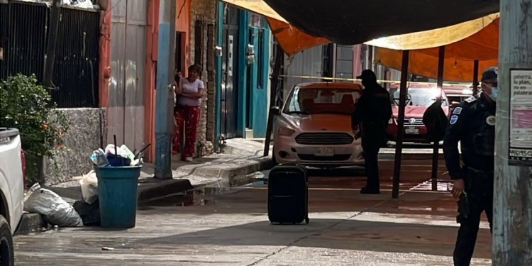 Hallan maleta sospechosa a metros de la masacre en Barrio Nuevo; activan protocolo antiexplosivos