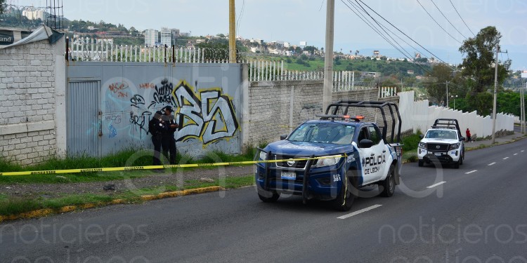 Mujer herida a balazos tras salir de los separos en León, Guanajuato