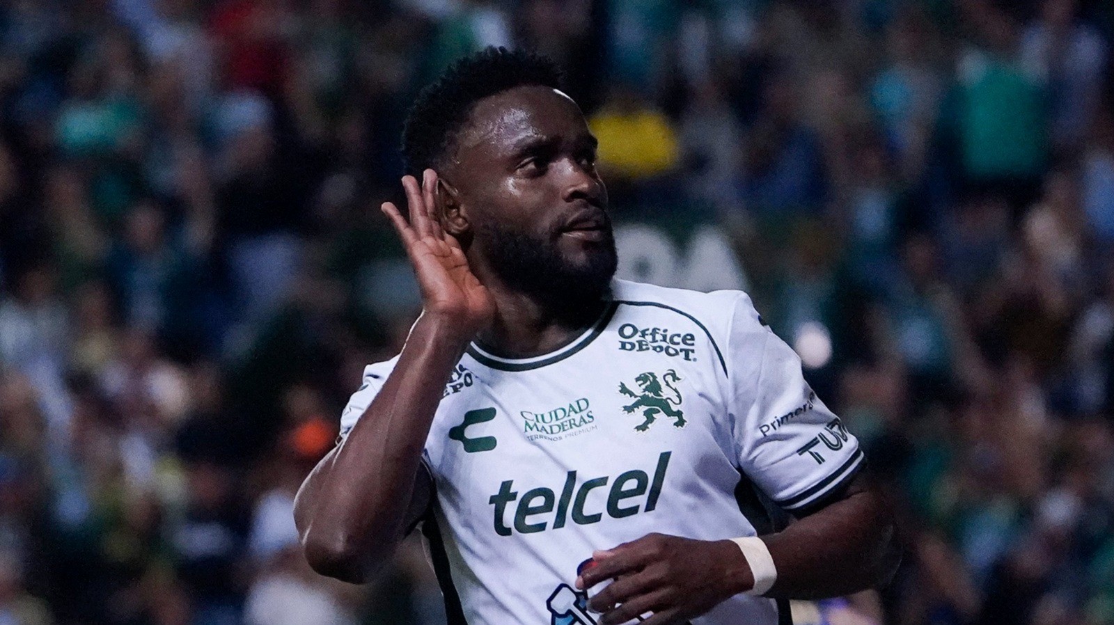 Silencio en redes: ¿Por qué el Club León no se despidió de Steven Mendoza?