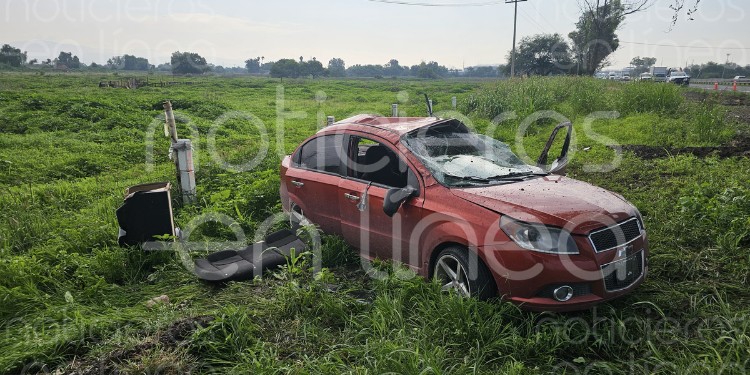 Accidente en la autopista León-Aguascalientes deja heridos a presuntos policías municipales