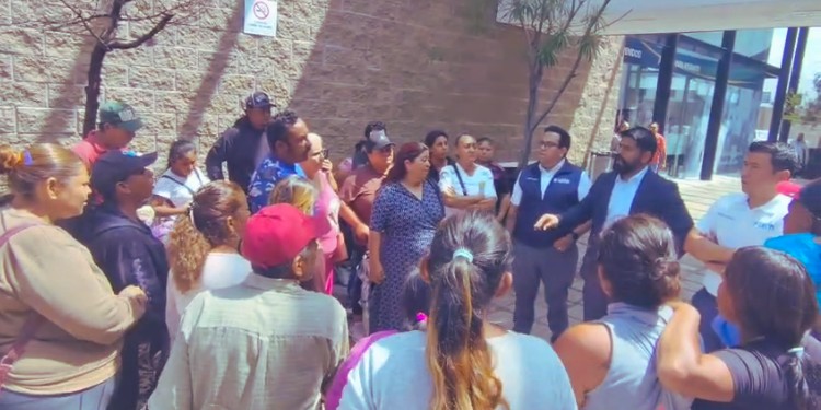 Habitantes de San Joaquín y San Juan de Abajo exigen apoyo tras ser desalojados por juicio hipotecario