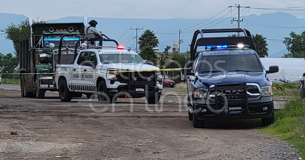 Hallan cuerpo baleado dentro de auto a la orilla de la carretera a Santa Ana del Conde