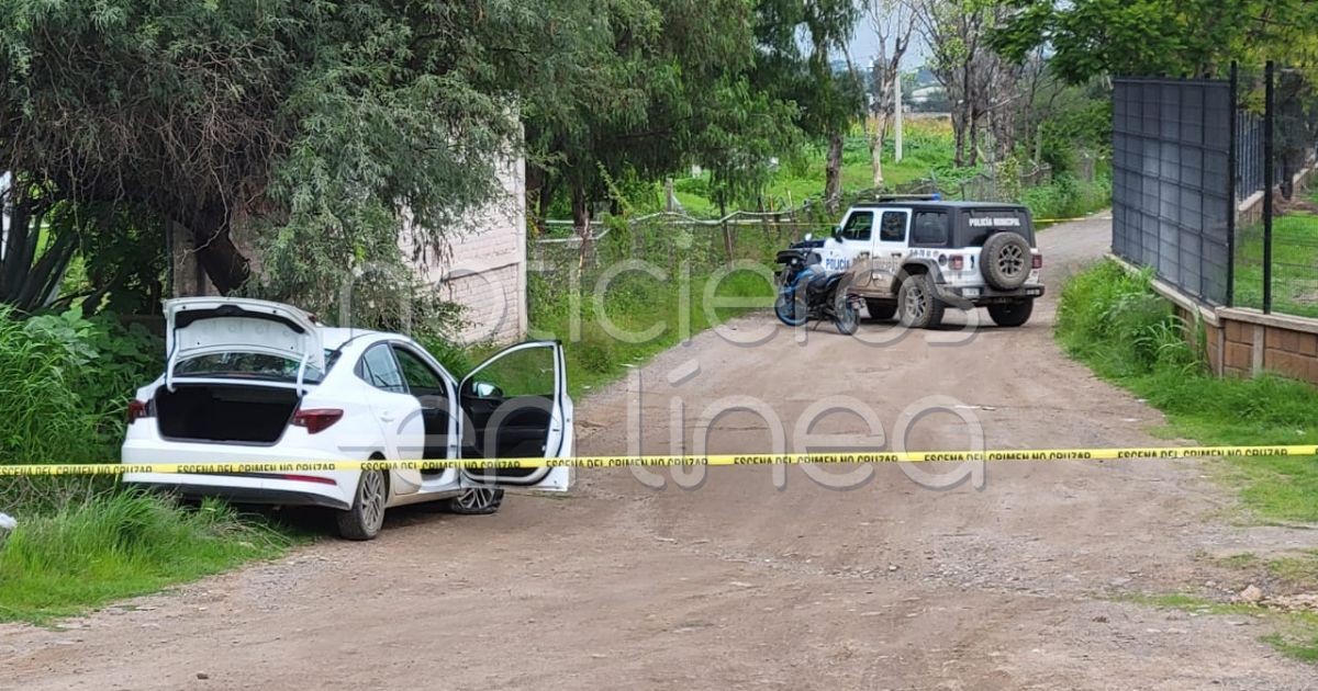 Hallan cuerpo baleado dentro de auto a la orilla de la carretera a Santa Ana del Conde