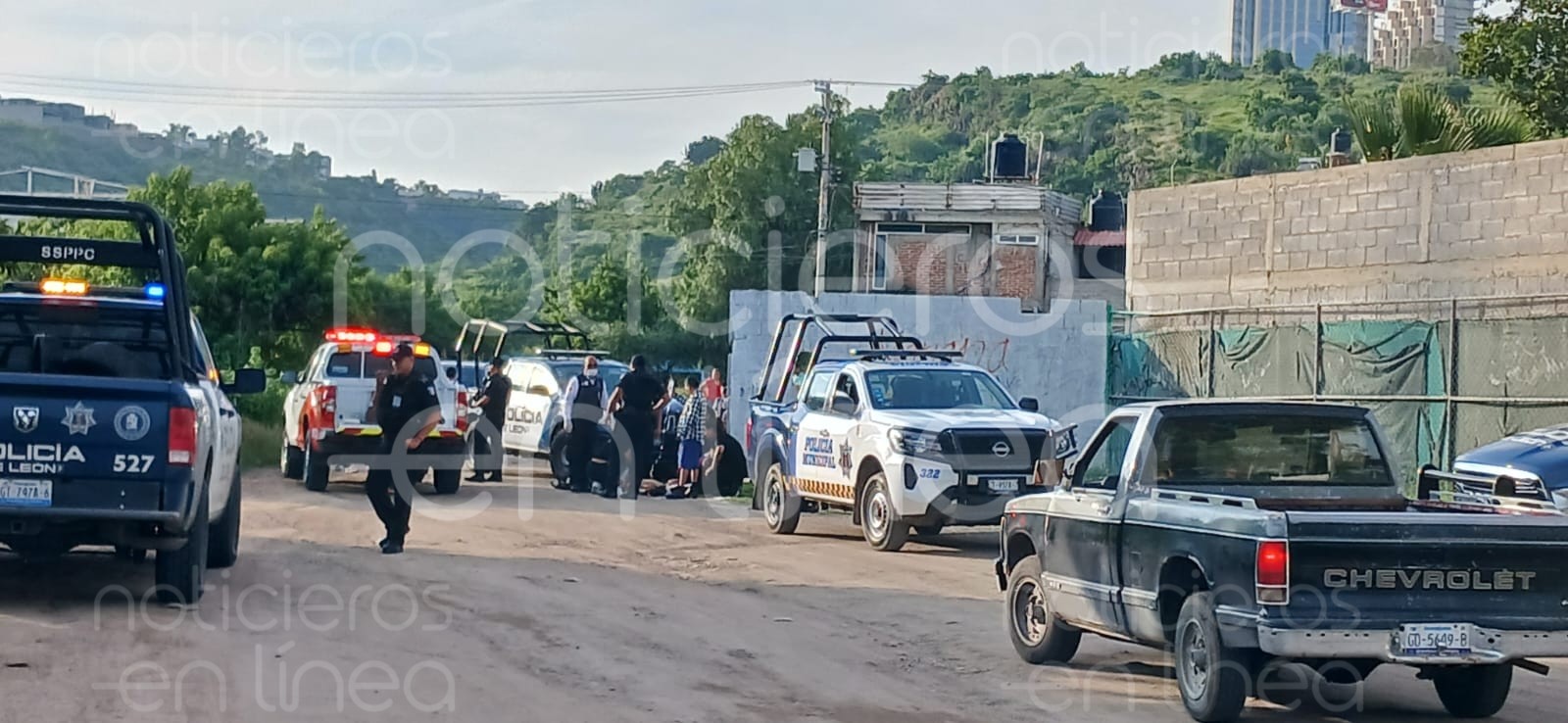 Hombre sufre traumatismo craneoencefálico tras caer de patrulla en movimiento en León