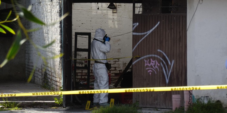 Mujer recién llegada es asesinada en vivienda con historial delictivo en León