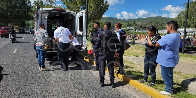 Persona de la tercera edad atropellada en León; su estado es crítico