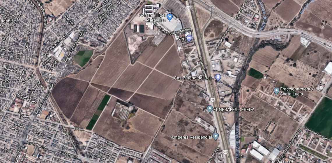 Donde iba a haber goles, habrá clases: levantan prepa en terrenos del estadio fallido de León