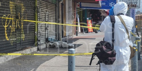 Muere hombre en situación de calle frente a la Central Camionera de León