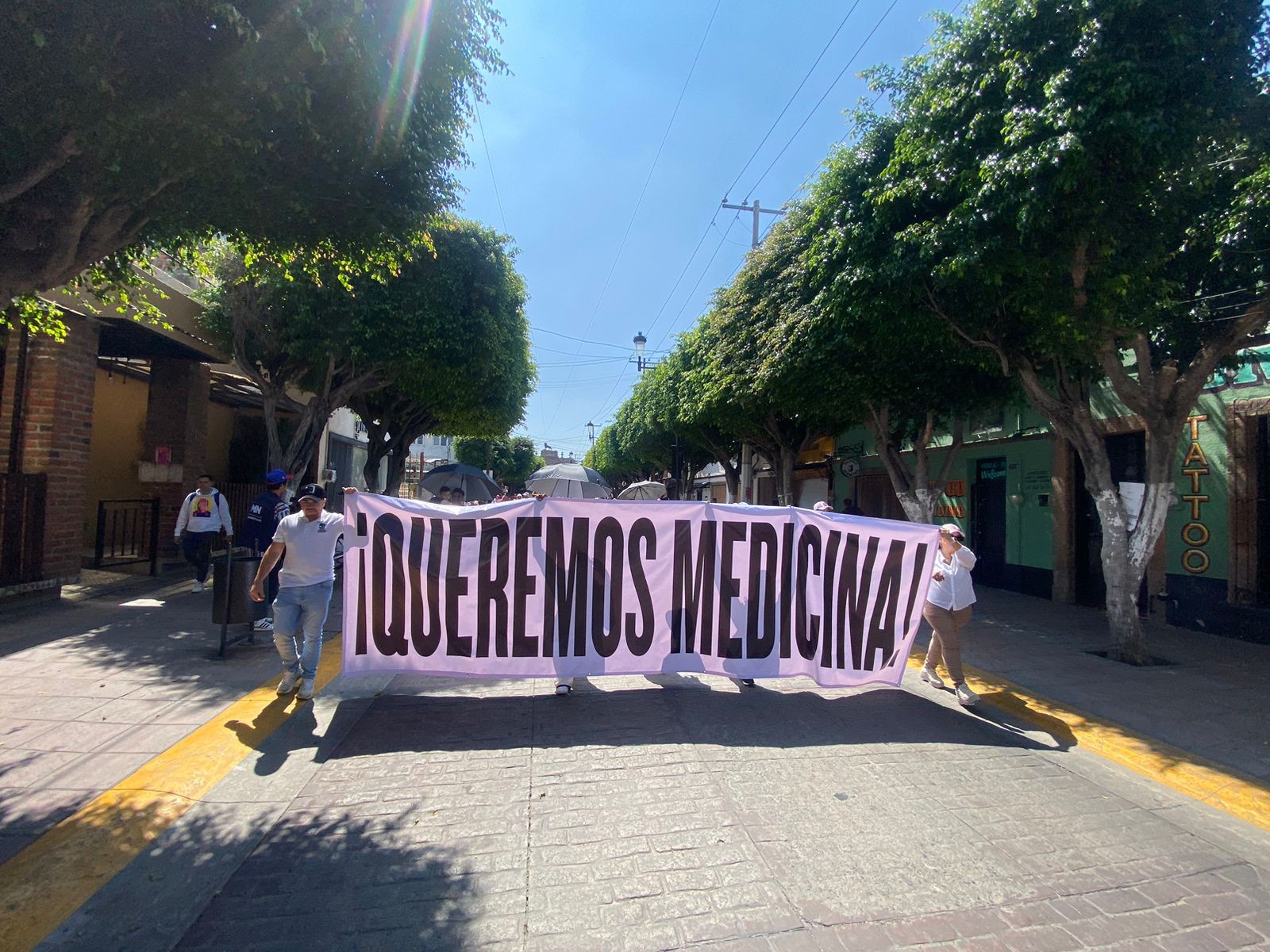 “Queremos medicina”: marchan en León por desabasto de tratamientos oncológicos
